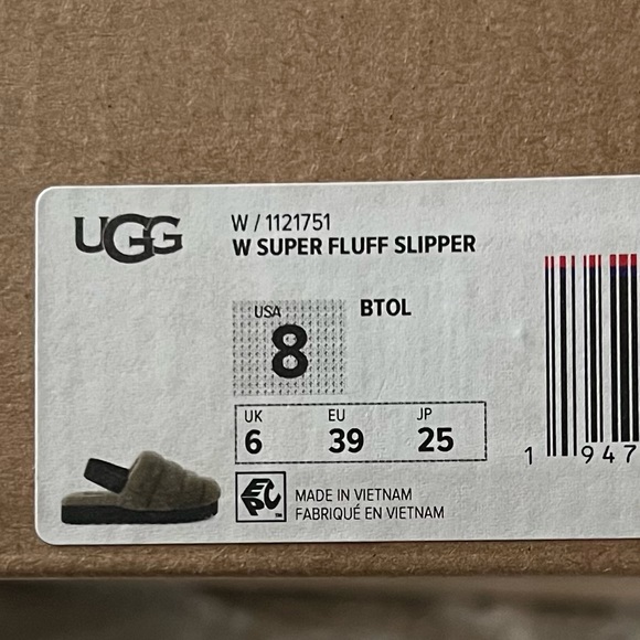 New Ugg Size 8 w super fluff slipper - Picture 13 of 14